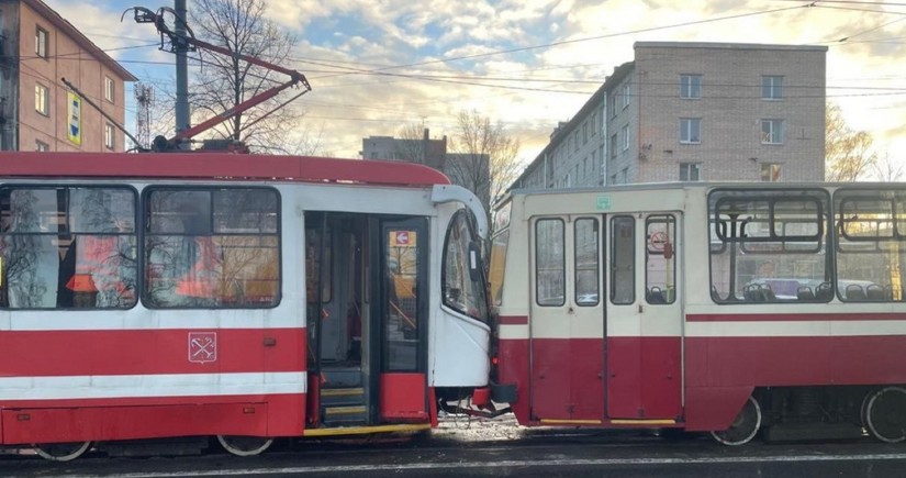 Sankt-Peterburqda iki tramvay toqquşub, beş nəfər xəsarət alıb