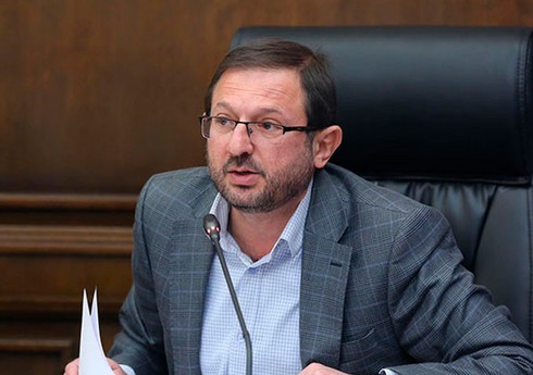 Армянский депутат: Минобороны не смогло наладить даже пошив новой формы 