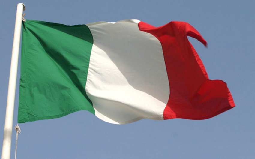 В посольстве Италии в Азербайджане приспущен государственный флаг