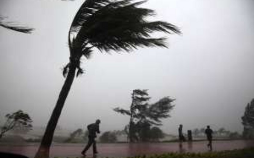 Philippines makes storm warning