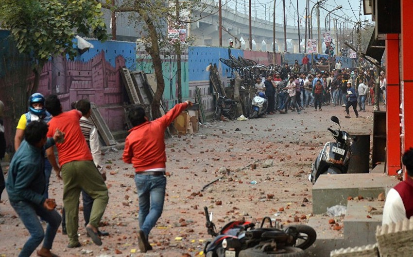 Жертвами беспорядков в Нью-Дели стали десять человек - ОБНОВЛЕНО