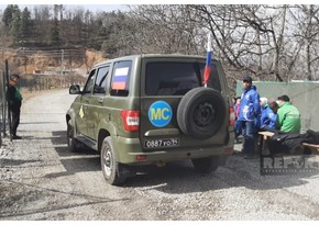 Vehicles of Russian peacekeepers pass freely on Khankandi-Lachin road