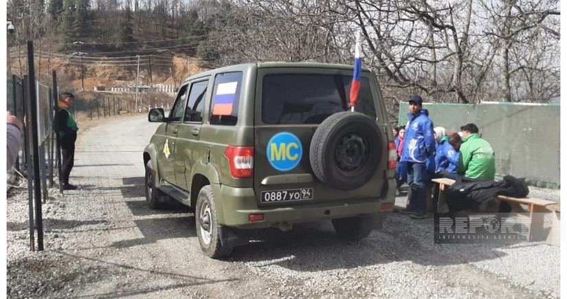 По дороге Ханкенди-Лачын беспрепятственно проехали 88 автомобилей российских миротворцев