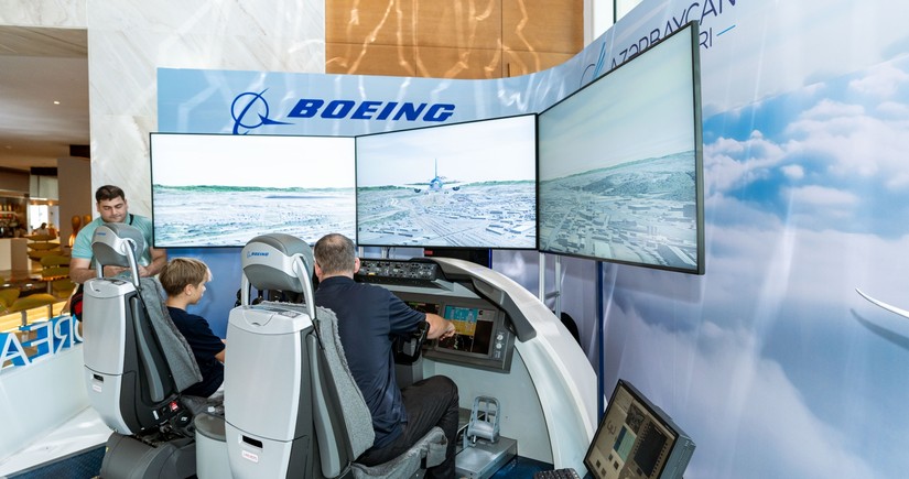 AZAL showcases Boeing 787 Dreamliner flight simulator in Baku