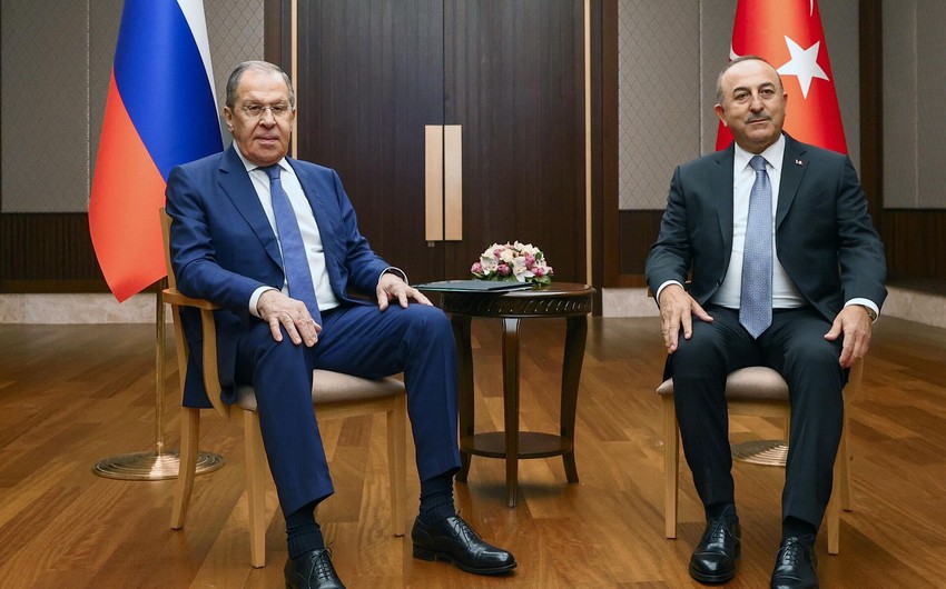 Çavuşoğlu ilə Lavrov “Taxıl sazişi”nin icrasını müzakirə edib