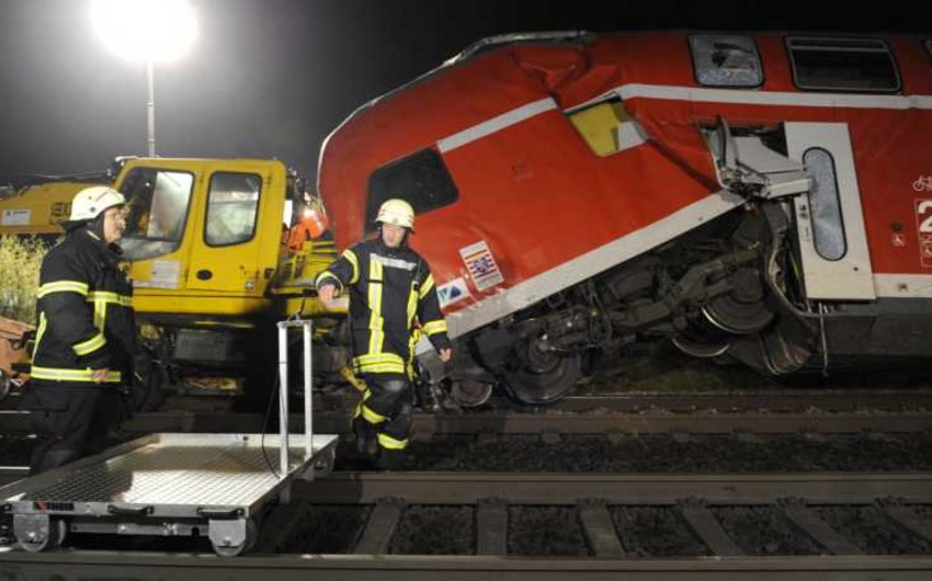Поезд с навозом врезался в грузовик в Германии: 2 погибших, 20 раненых