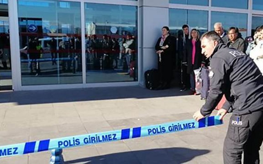 В турецком аэропорту при стрельбе ранили сотрудников полиции - ФОТО