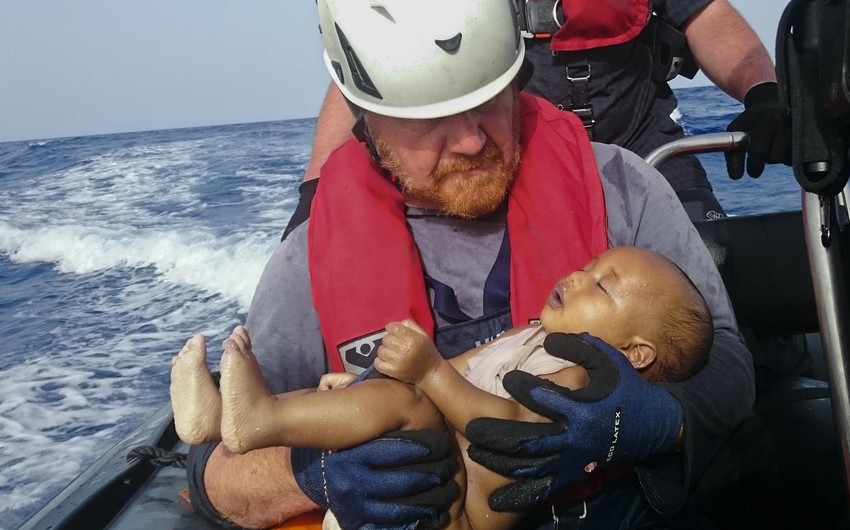 Испанская береговая охрана спасла в Средиземном море 173 мигрантов