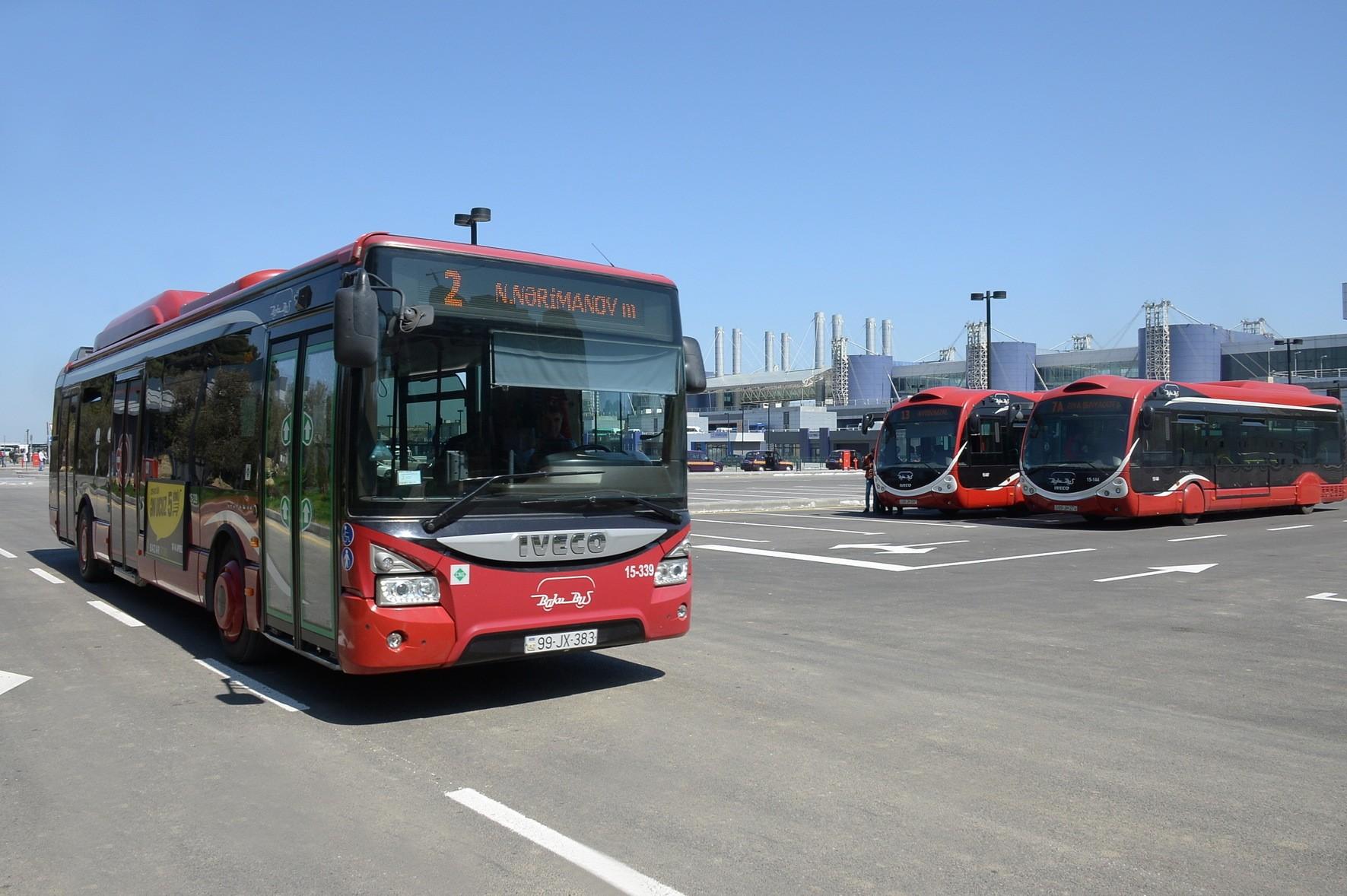 Международный автовокзал автобус. Баку бус автобус. BMC автобус Баку. Автобусная станция Баку. Баку Азербайджан автовокзал.