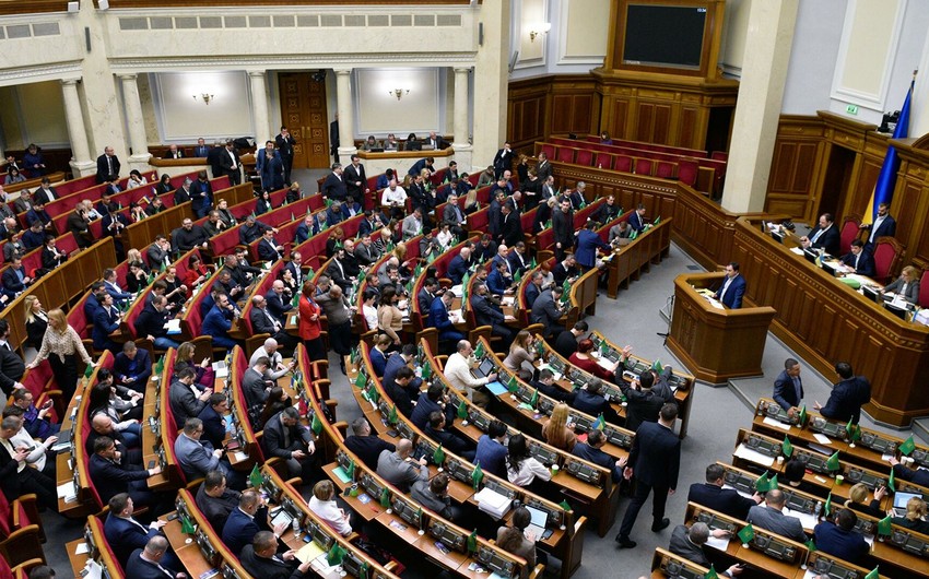 Ukrayna parlamentinin bütün deputatları 2 həftəlik karantinə alınıb