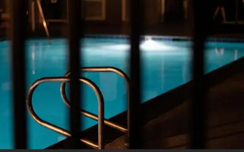 В Гусаре 85-летний мужчина утонул в бассейне