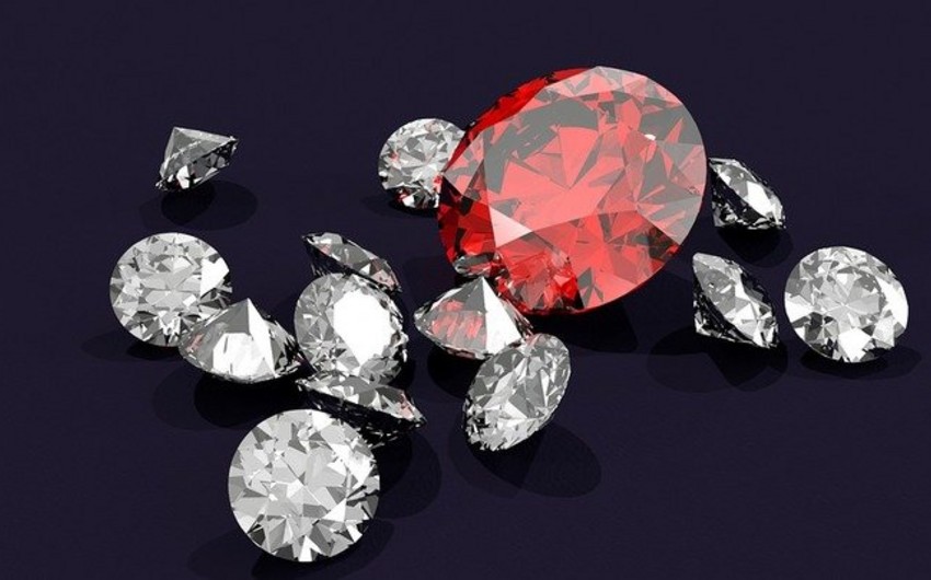 Продажи  крупнейшего производителя алмазов упали до десятилетнего минимума