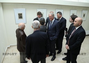 В Баку открылась выставка картин немецкого художника Отто Хольта