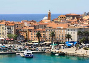 Ekspert: “Korsika dilinin qadağan edilməsi insanları öz dillərinə malik olmaq hüququndan məhrum etməyə bərabərdir”