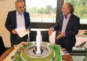 Azerbaijani sculptor seeks to immortalize memory of Turkish coup attempt victims