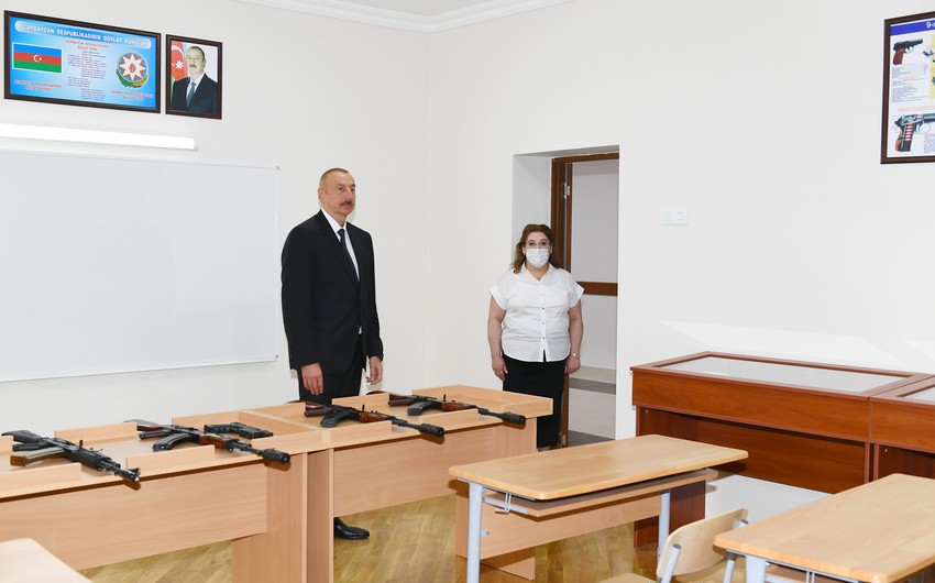 Ilham Aliyev gets acquainted with overhaul of school