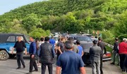 Etiraz aksiyasında iştirak edən erməni deputatlar saxlanılıb
