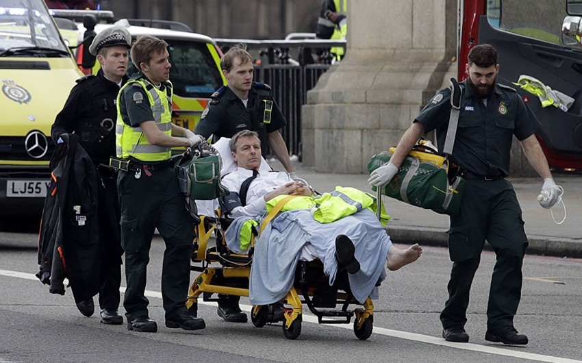 Londonda terror aktı nəticəsində ölənlərin sayı 5 nəfərə çatıb, 40 nəfər yaralanıb - VİDEO - YENİLƏNİB-3