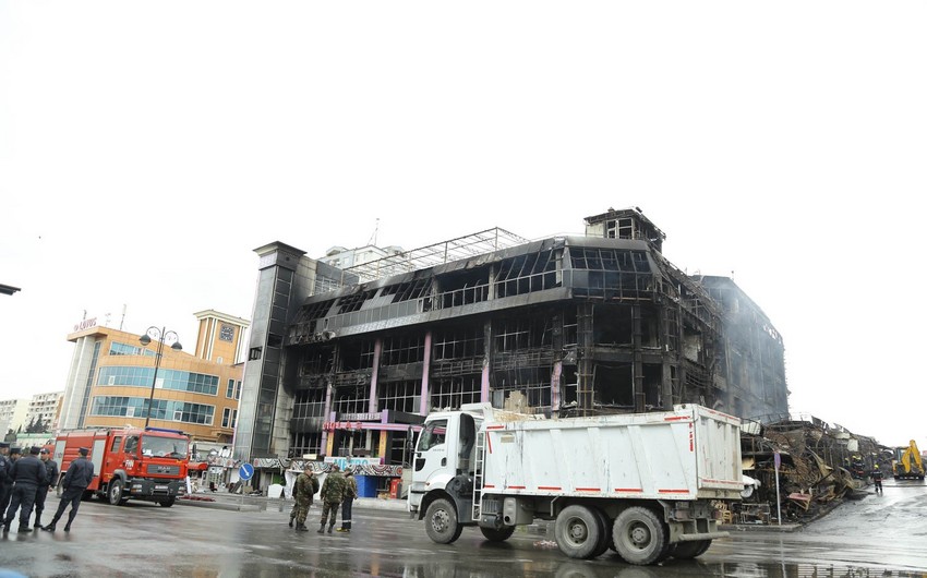 Предприниматели из cгоревшего в Баку ТЦ попросили у государства льготный кредит в размере 6,3 млн манатов