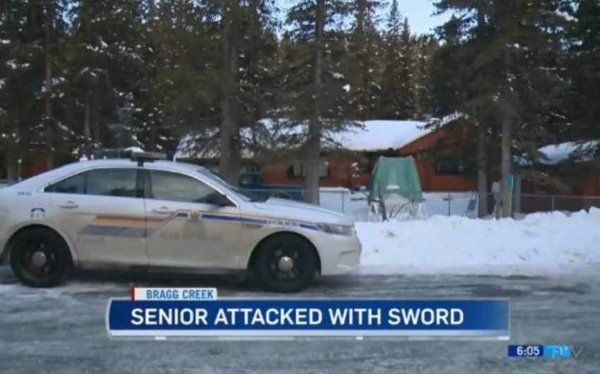 В Канаде мужчина с мечом напал на пенсионерку