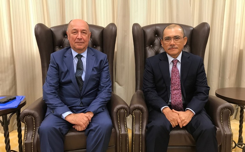 Посол Азербайджана провел встречу с заместителем спикера парламента Малайзии