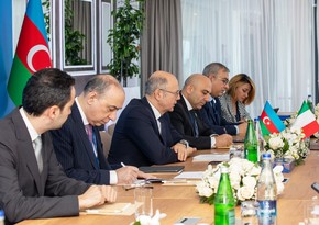 Azerbaijan, Italy discuss creation of EV charging infrastructure