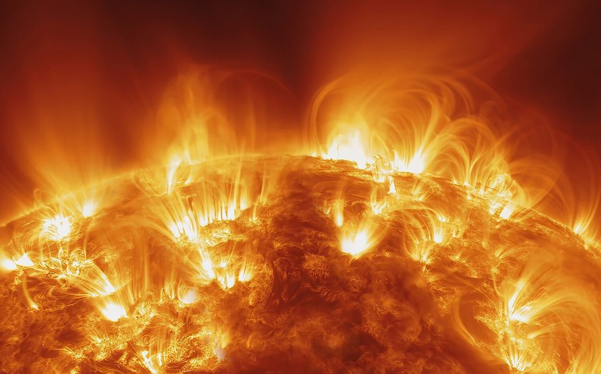 На Солнце образовалась огромная темная дыра, извергающая космический ветер в направлении Земли