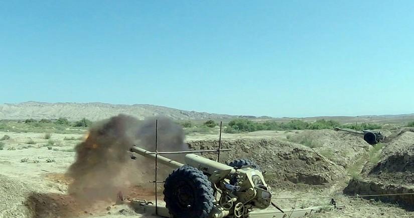 Azərbaycan Ordusunun artilleriya bölmələrində döyüş atışlı təlim keçirilir