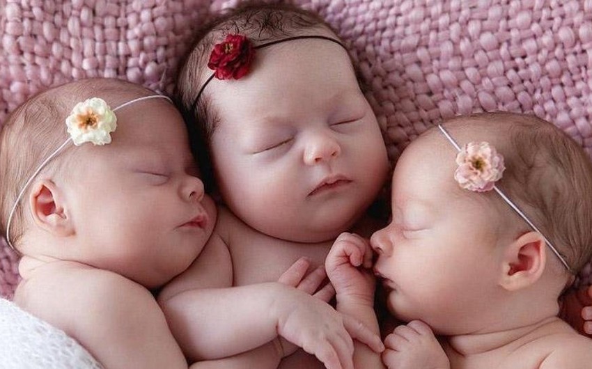 За 5 месяцев этого года в Азербайджане родились 1174 близнецов и 30 тройняшек