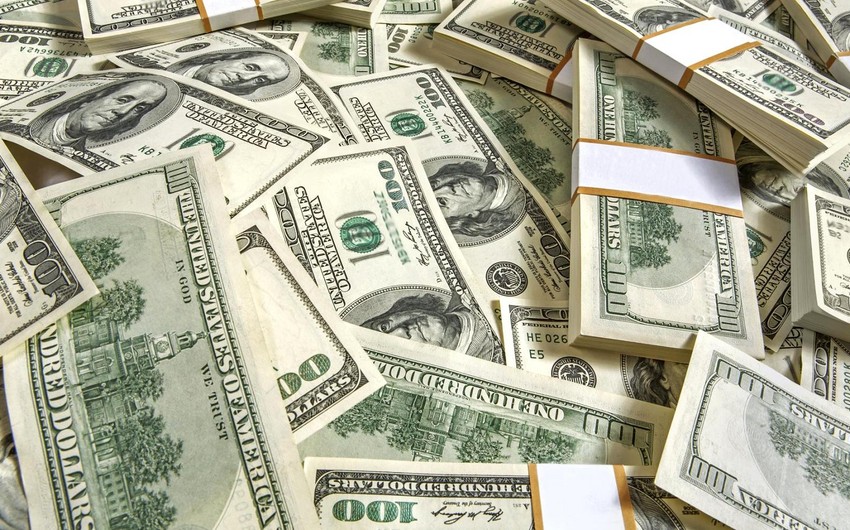 Доллар на валютном аукционе Азербайджана вновь подешевел