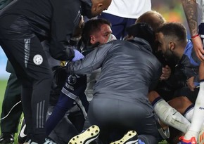 Bentancur stretchered off for Tottenham after suffering nasty head injury