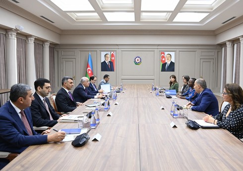 Али Асадов встретился с региональным директором Всемирного банка по Южному Кавказу