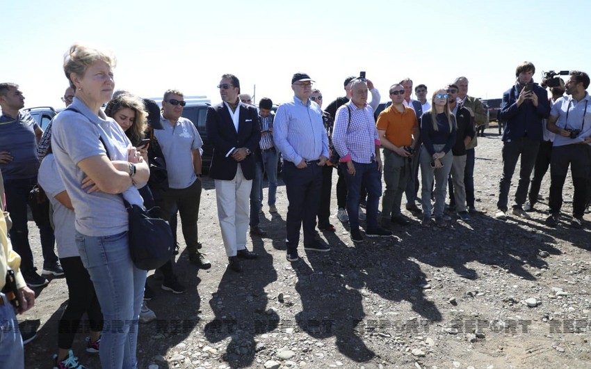 Famous international travelers observe demining process in Azerbaijan’s Aghdam