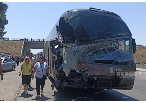14 пострадавших в столкновении двух автобусов на дороге Баку-Сумгайыт выписаны, пятеро остаются в больнице