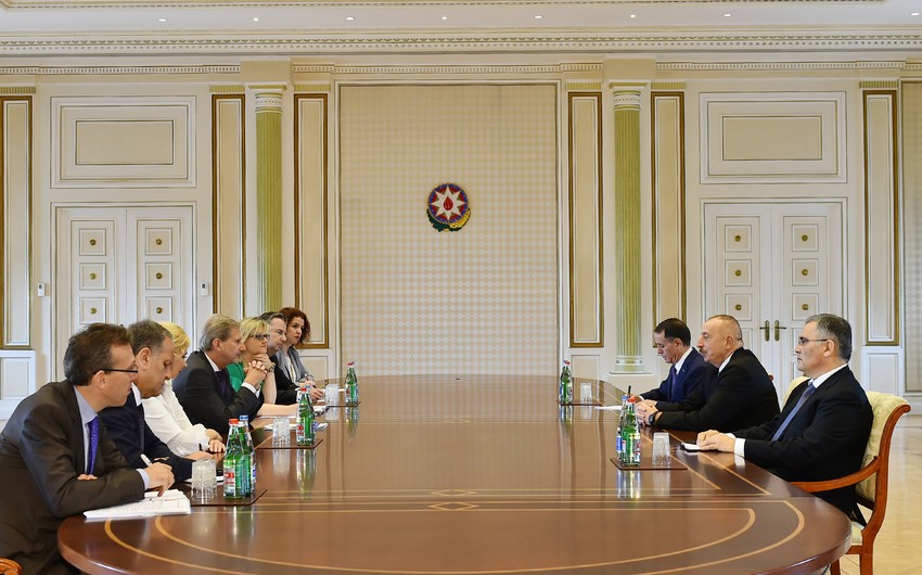 Президент Ильхам Алиев принял делегацию во главе с комиссаром Европейского Союза