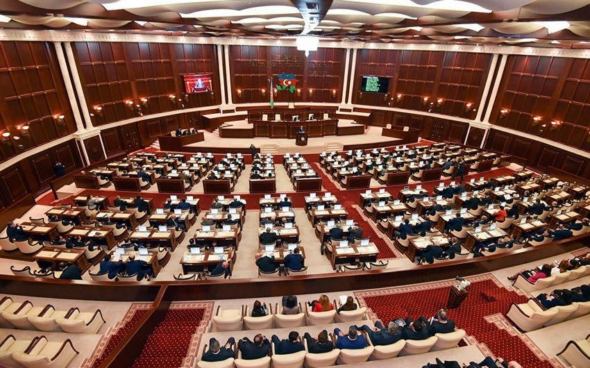 Milli Məclisin deputatlarının maaşı artırılıb