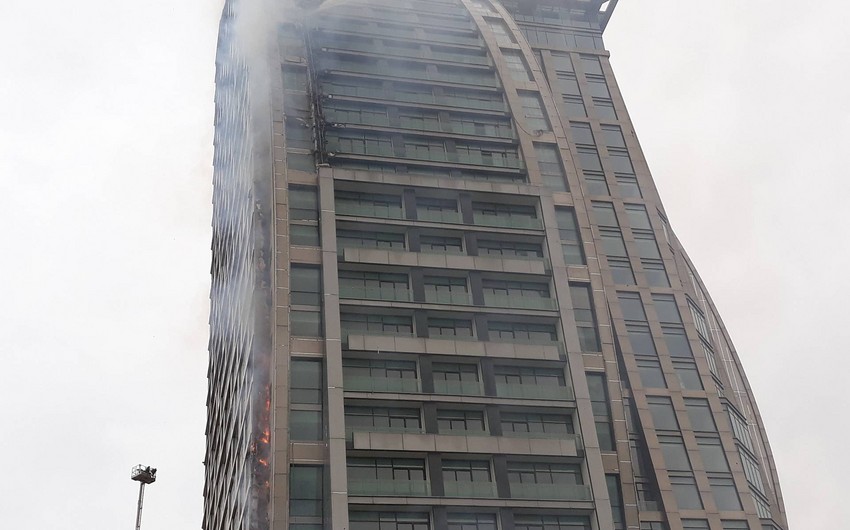 Пожар в бизнес-центре в Баку потушен - ВИДЕО - ФОТОРЕПОРТАЖ - ОБНОВЛЕНО