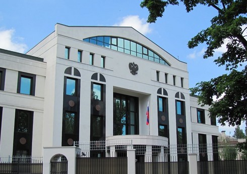 Молдова хочет выслать почти полсотни работников посольства РФ после скандала со шпионажем