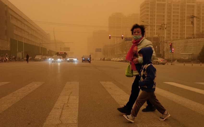 На Пекин обрушилась пылевая буря
