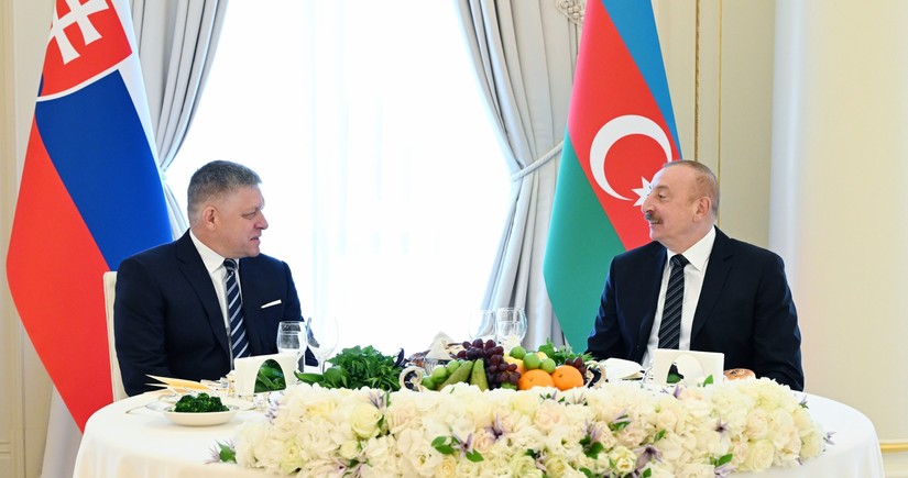 От имени президента Азербайджана дан официальный обед в честь премьер-министра Словакии