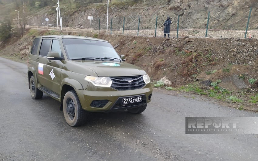 Vehicles of Russian peacekeepers pass freely along Khankandi-Lachin road  