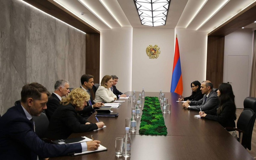 Secretary of Armenia's Security Council discusses Baku-Yerevan peace talks with US Deputy Assistant Secretary of State