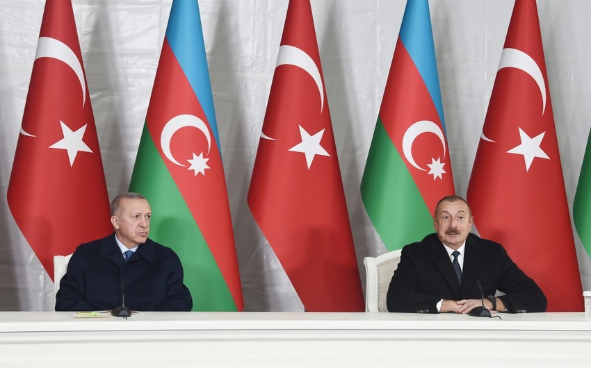 Ильхам Алиев Эрдогану: В Азербайджане все любят Вас, относятся с большим уважением