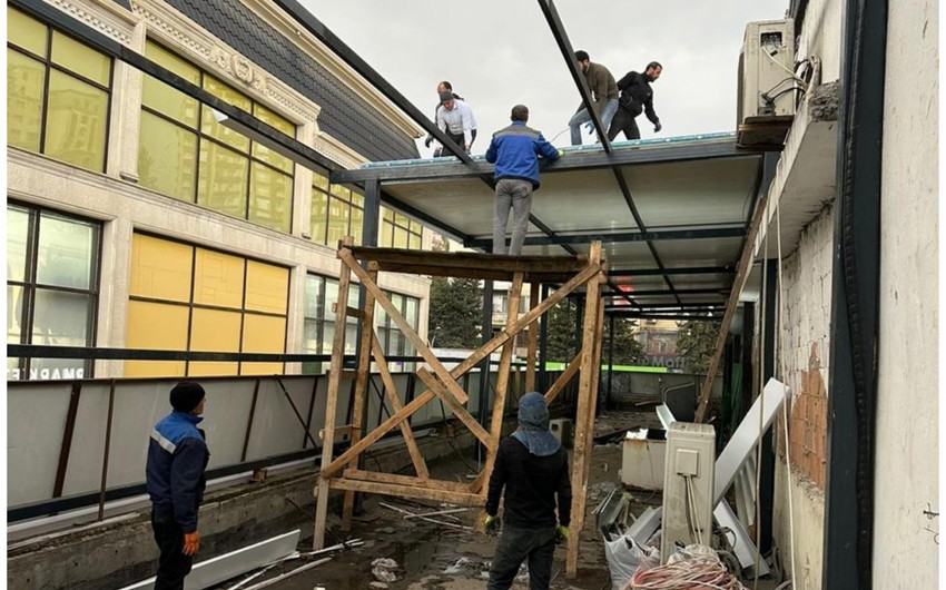 Bakıda daha bir küçədə qanunsuz tikili sökülüb