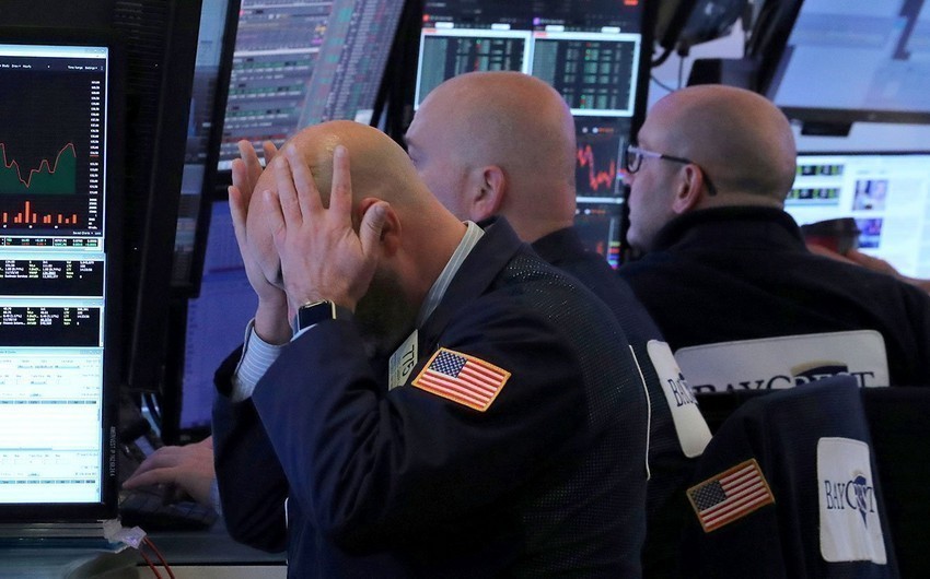 Индексы на биржах США снизились