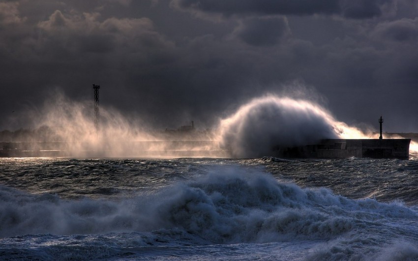 State agency issues storm warning to ships sailing in Caspian Sea