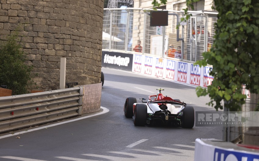 Formula 2 Sprint Race starts in Baku