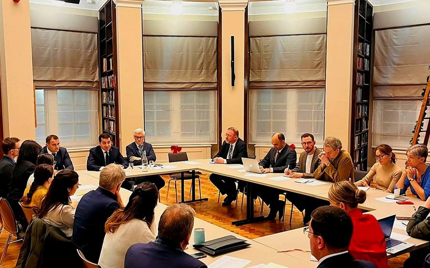 Hikmet Hajiyev holds meeting at UK Royal United Services Institute