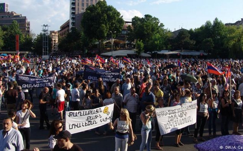 ​В Ереване протестуют против повышения тарифов энергокомпанией из РФ