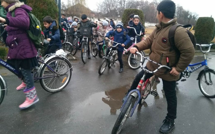 В Балакене ученики посещают школу на велосипеде - ФОТОРЕПОРТАЖ